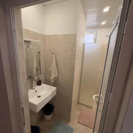 къща спирови Къща за гости 4*